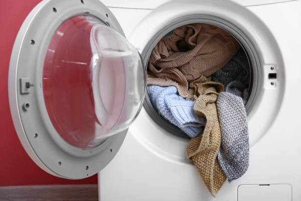 Máy giặt chưa vắt khô quần áo hoàn toàn