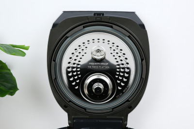 Nồi cơm áp suất cao tần Cuckoo 1.8 lít CRP-LHTR1009F/BKSIVNCV