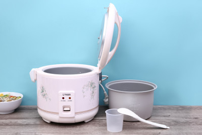 Nồi cơm điện nắp gài Tiger 1 lít JNP-1000